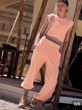Free People  Movement Hot Shot Crossover Set Neon Clementine Medium NWT🍊